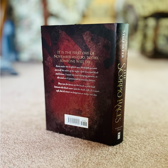 The Scorpio Races - Maggie Stiefvater HC 1st Ed. - Picture 2 of 6